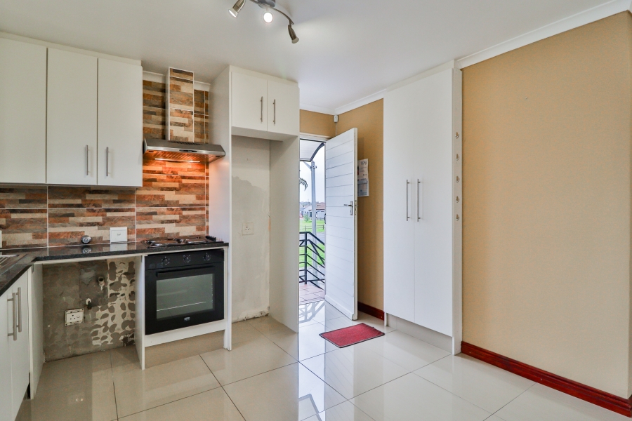 2 Bedroom Property for Sale in Goodwood Park Western Cape